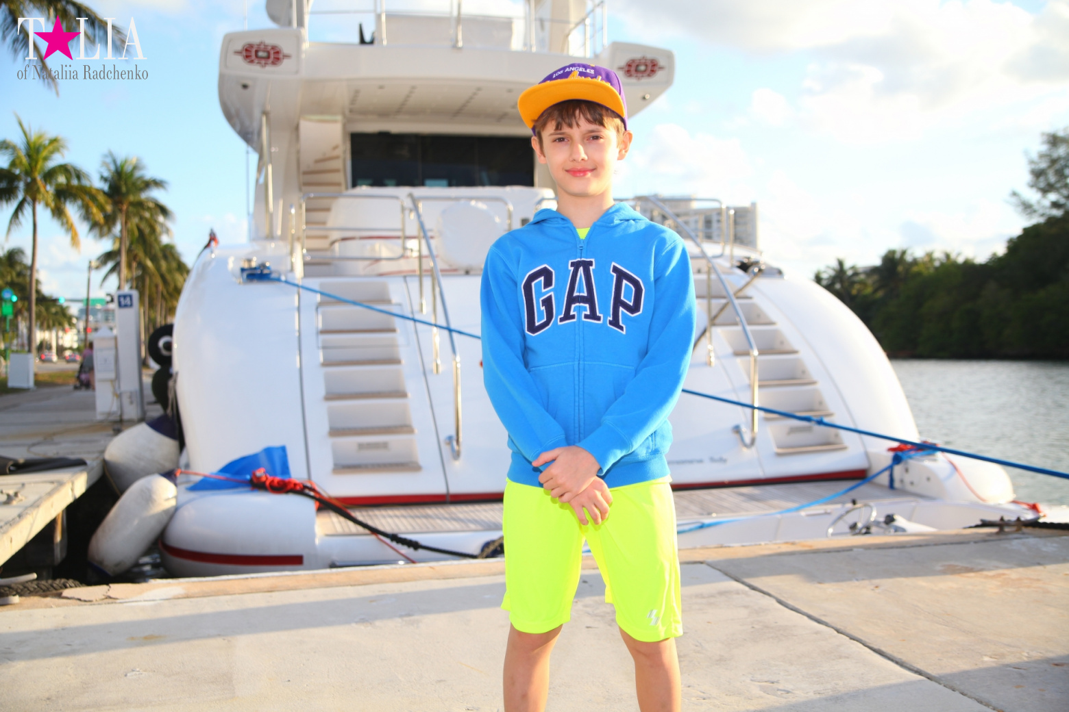Yachts, Palms, Bay - The promenade of Middle Miami Beach, Collins Avenue